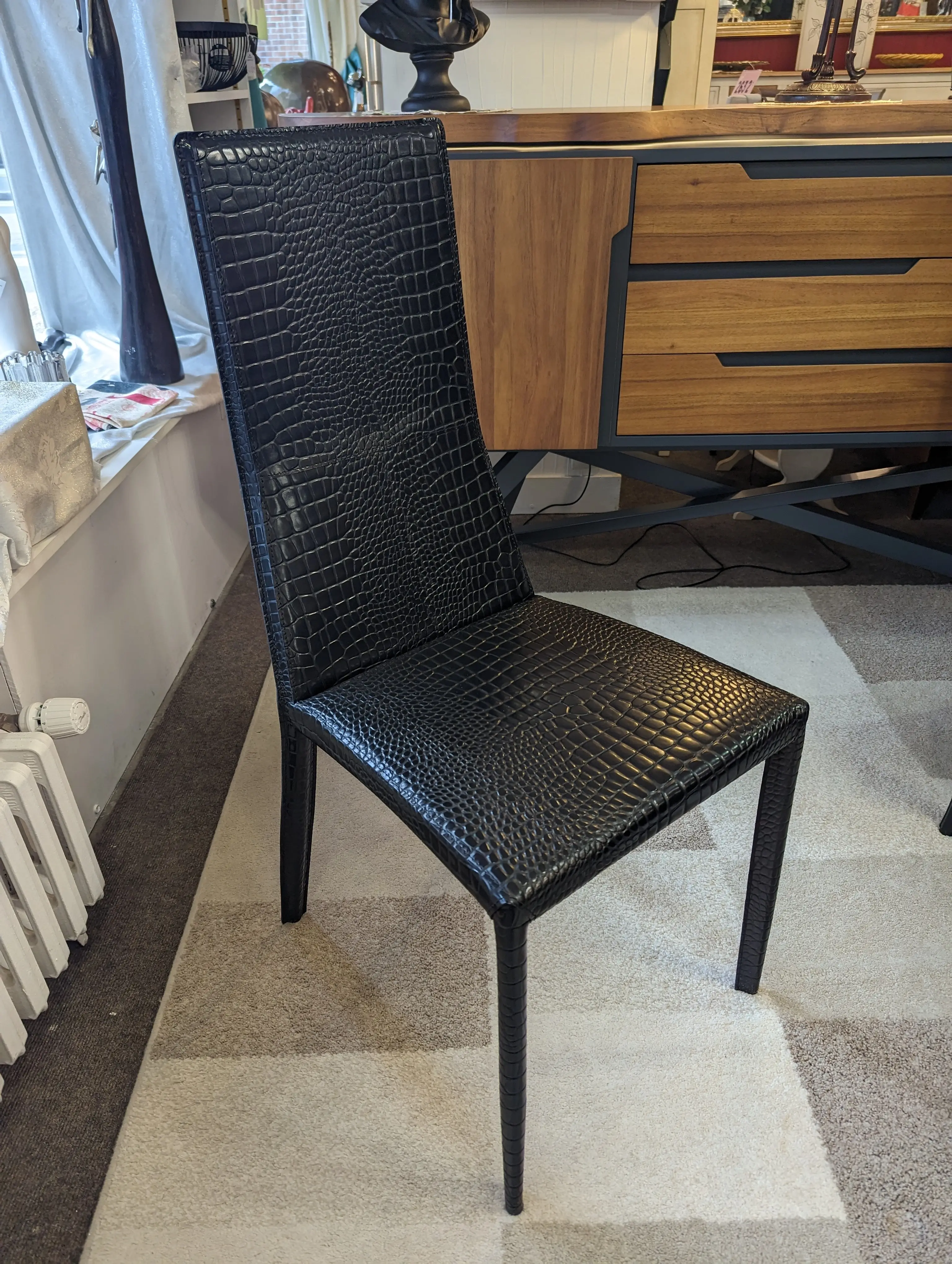 Chaise style contemporain