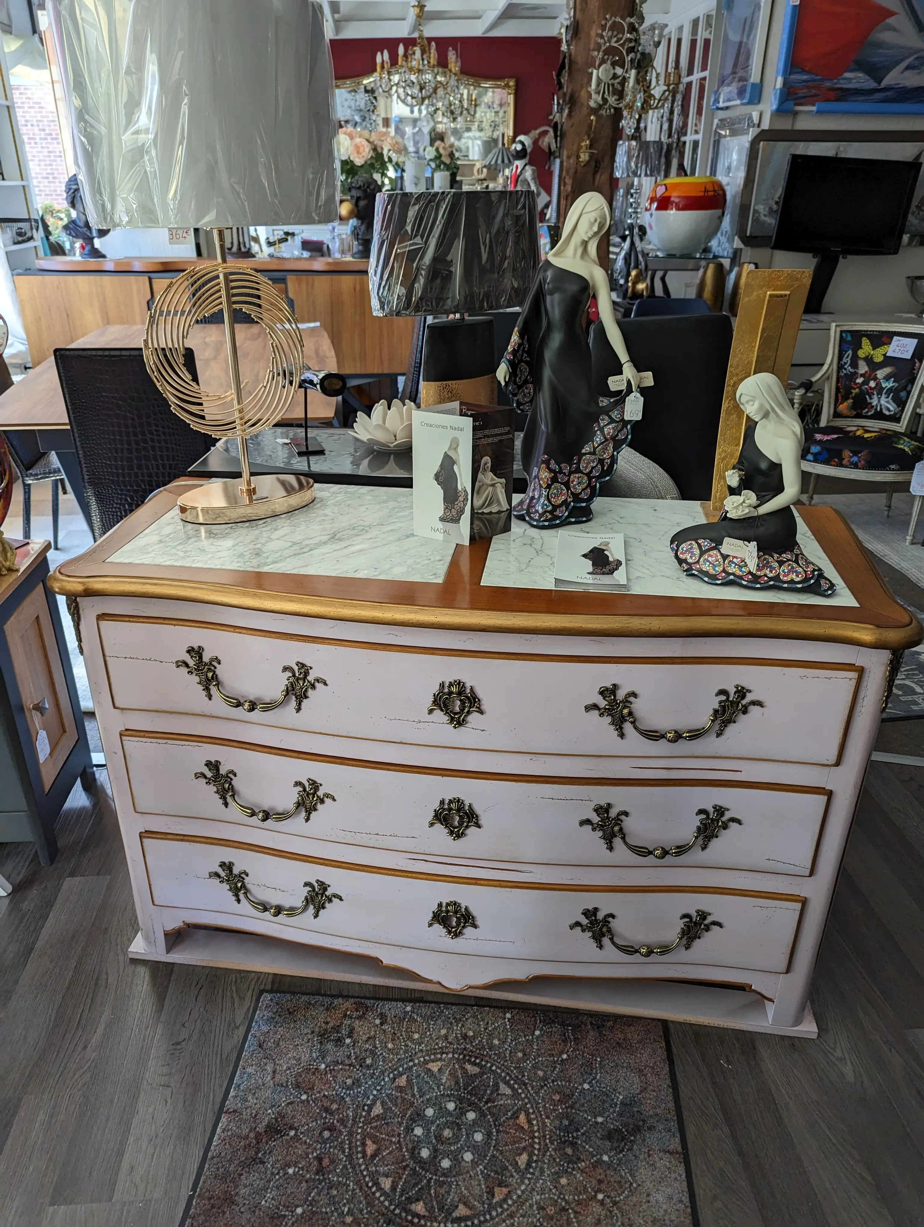 Meuble classique chic 1